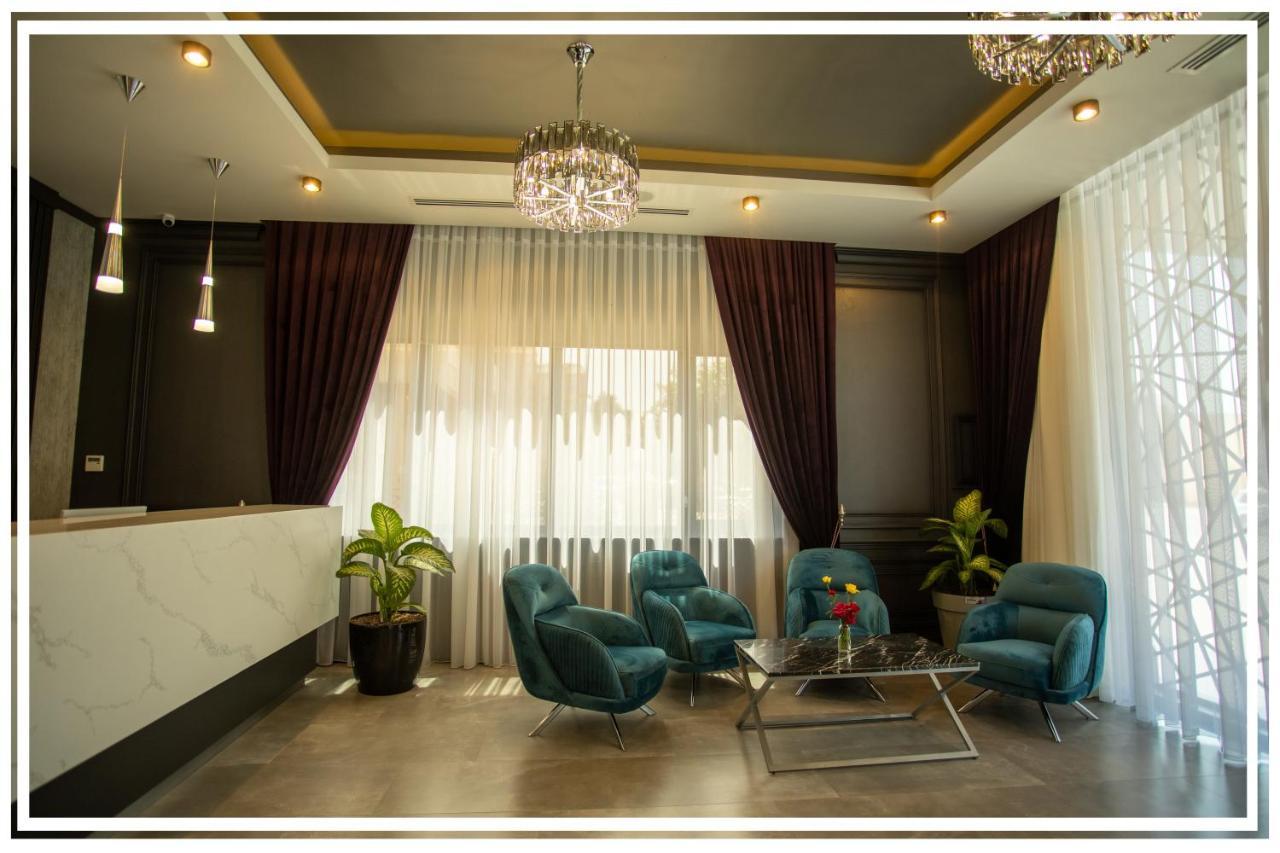 Vis Palm Hotel Ганджа Екстериор снимка