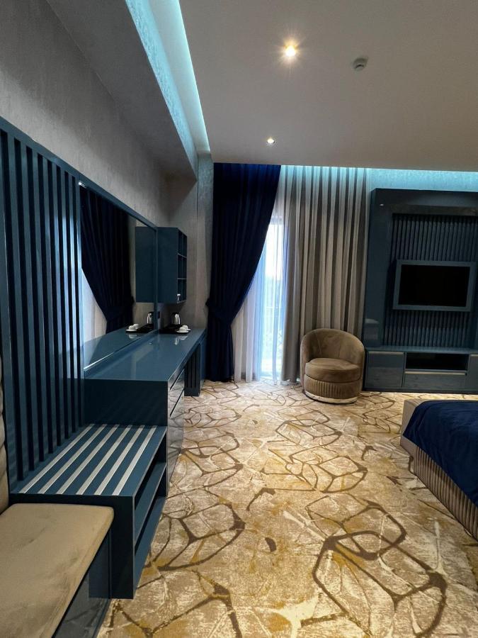 Vis Palm Hotel Ганджа Екстериор снимка